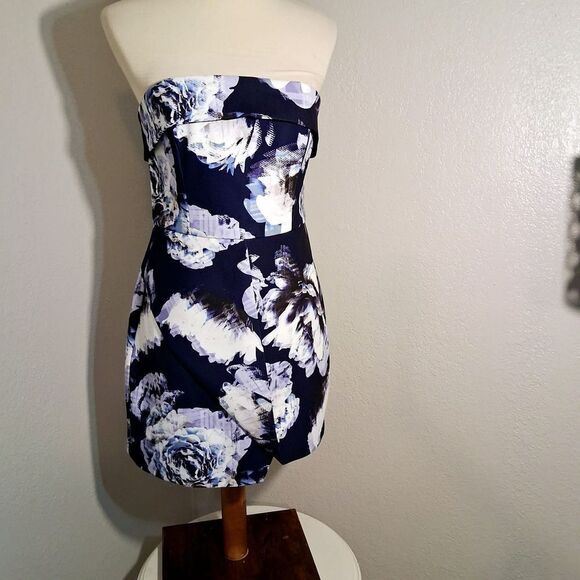 Finders Keepers Certain Romance Floral Dress Size Large - Picture 2 of 11